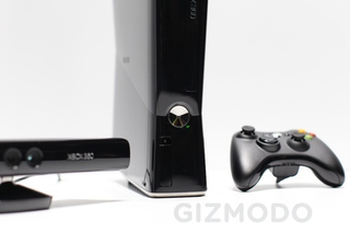 Illustration for article titled The New Xbox 360 in Person: So Glossy It Hurts